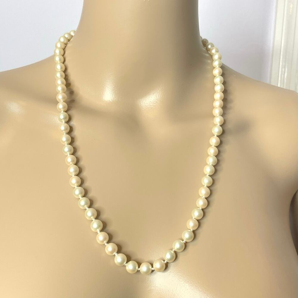 Vintage Marvella faux pearl necklace 24" cream goldtone